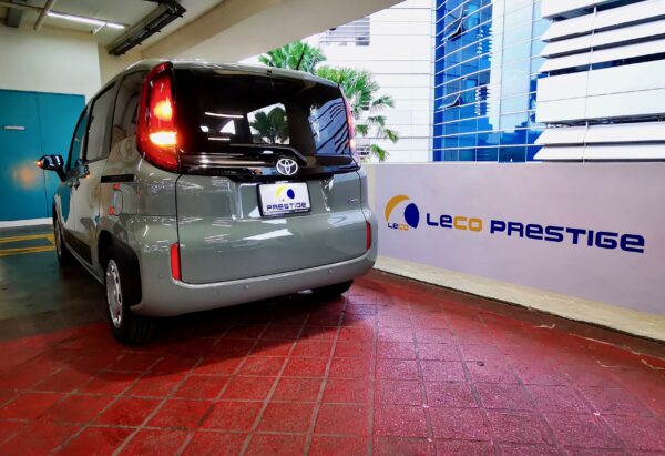 Leco Prestige Sienta rear